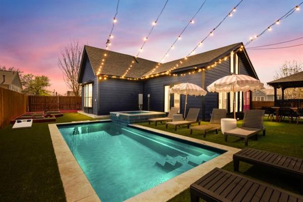 10 Min 2 Downtown, Heated Pool, Hot Tub, Putt Putt