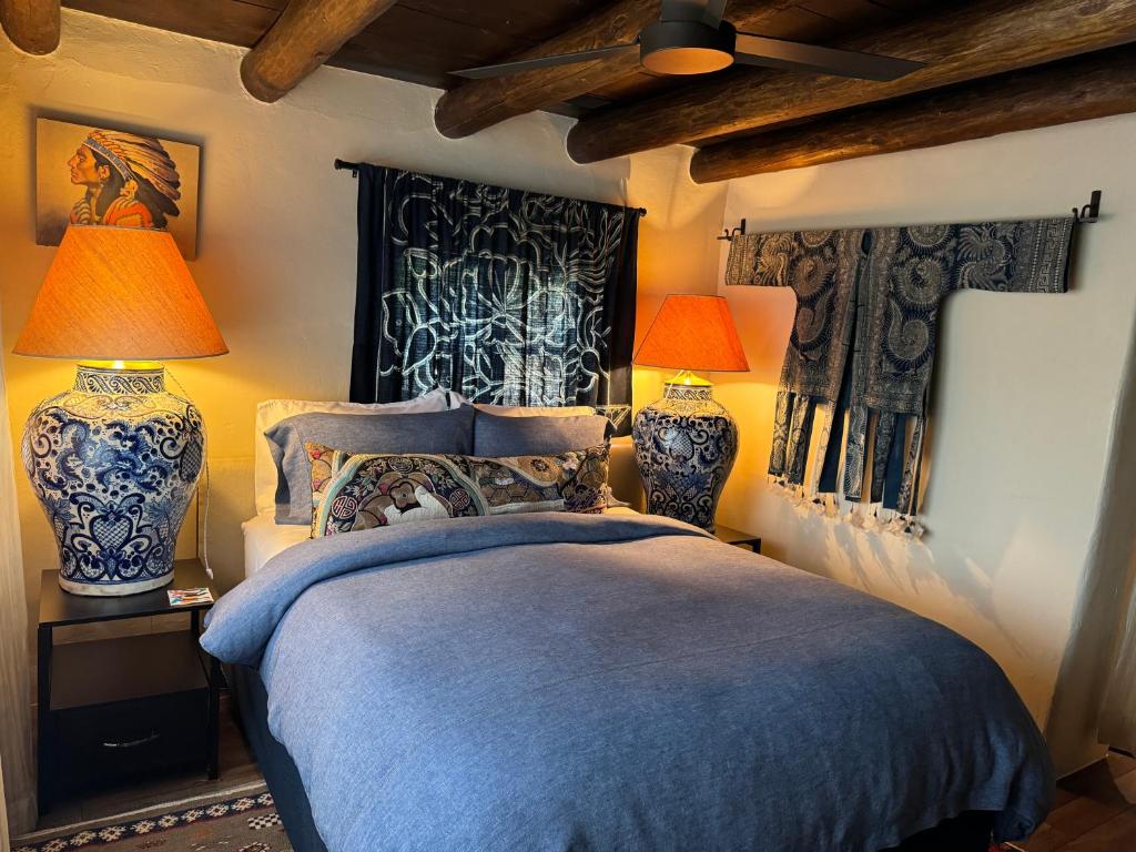 CASA TUA Santa Fe - Los Santos Historic Adobe