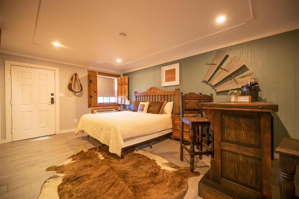 Deluxe Big Texan Multi Suite