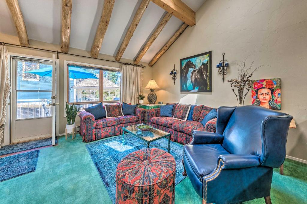 Eclectic Home with Deck 4 Miles to Ski Cloudcroft!