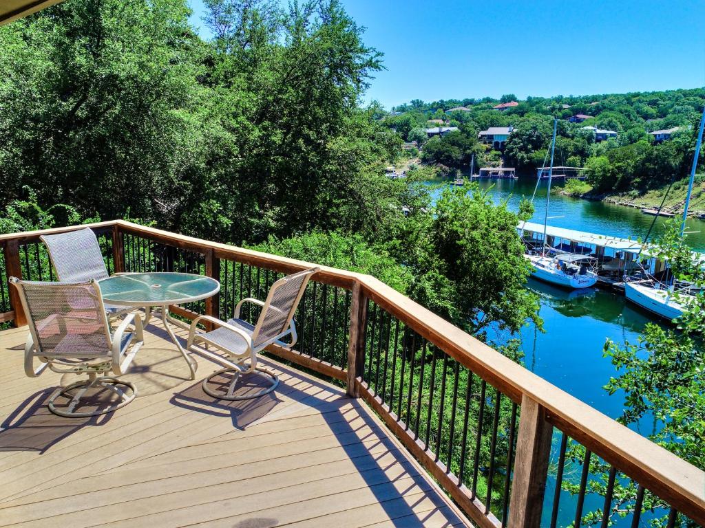 Lake Travis Bungalow Casita Golden Rod #2