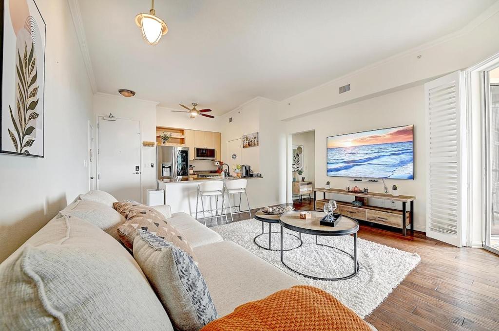 Ocean View Suite by Convention Center & Beach