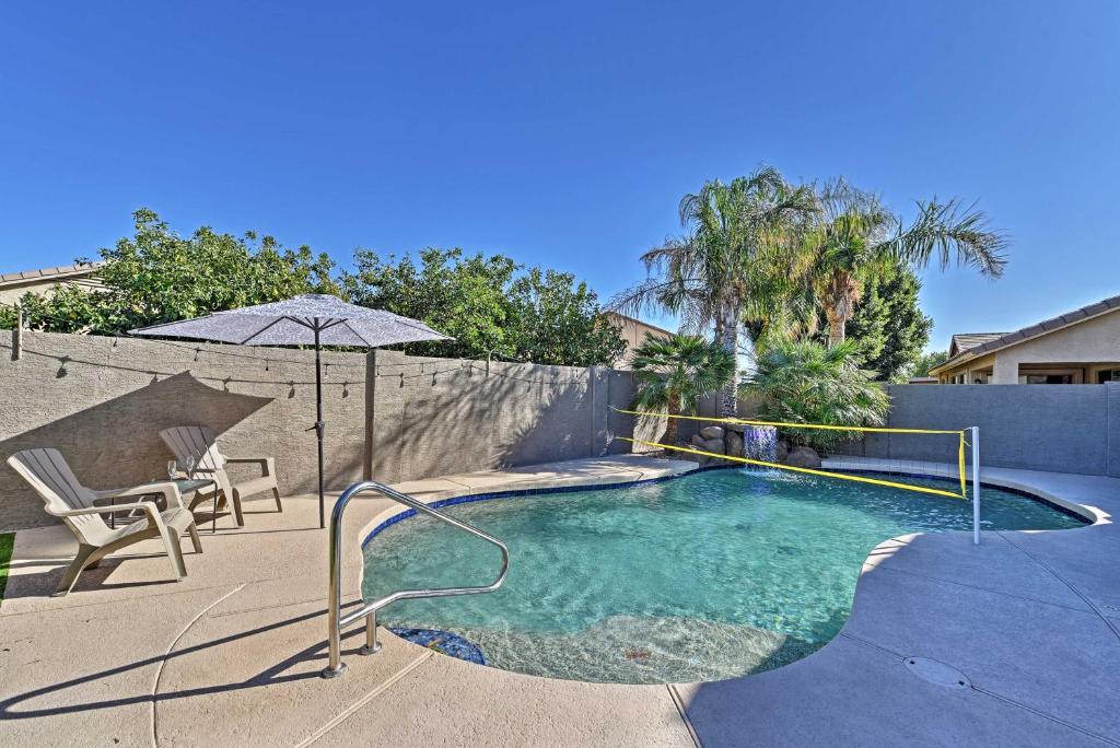 Arizona Retreat with Heated Pool, Fire Pit and Grill!