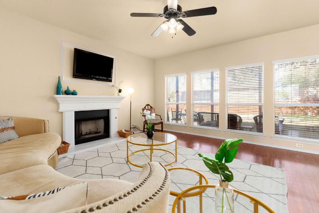 Sleep on the Cloud - 5 Bedrooms - Corner Lot