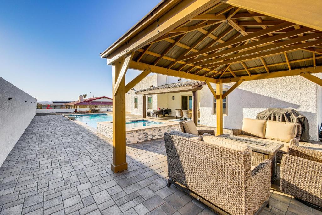 Pet-Friendly Home with Hot Tub in Lake Havasu City