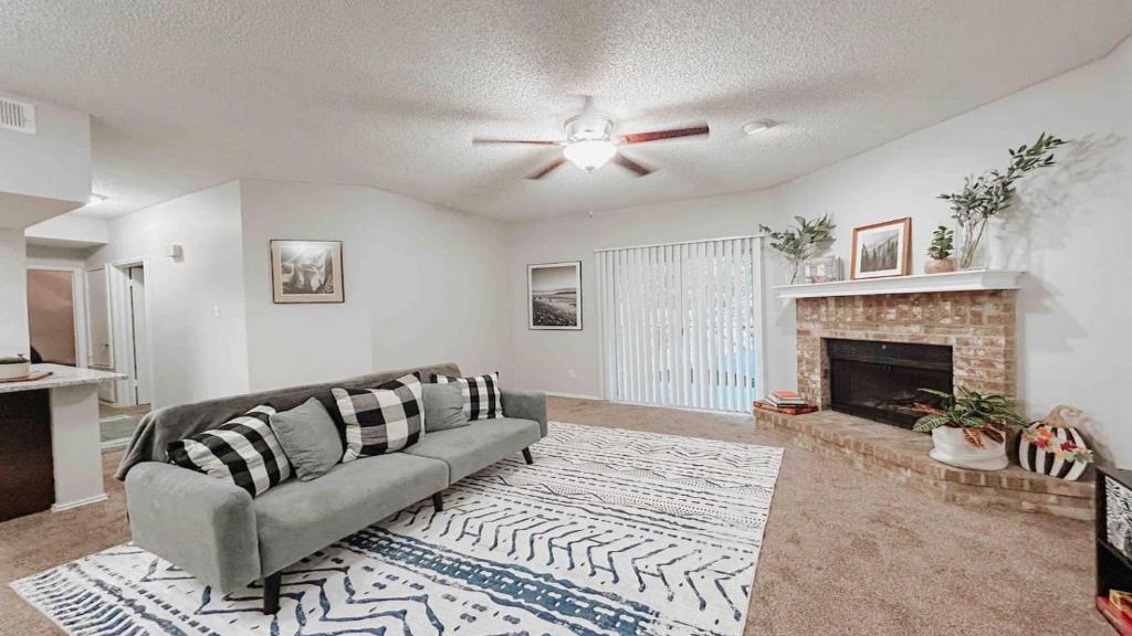 Spacious Family Value Retreat with Pool & Garage