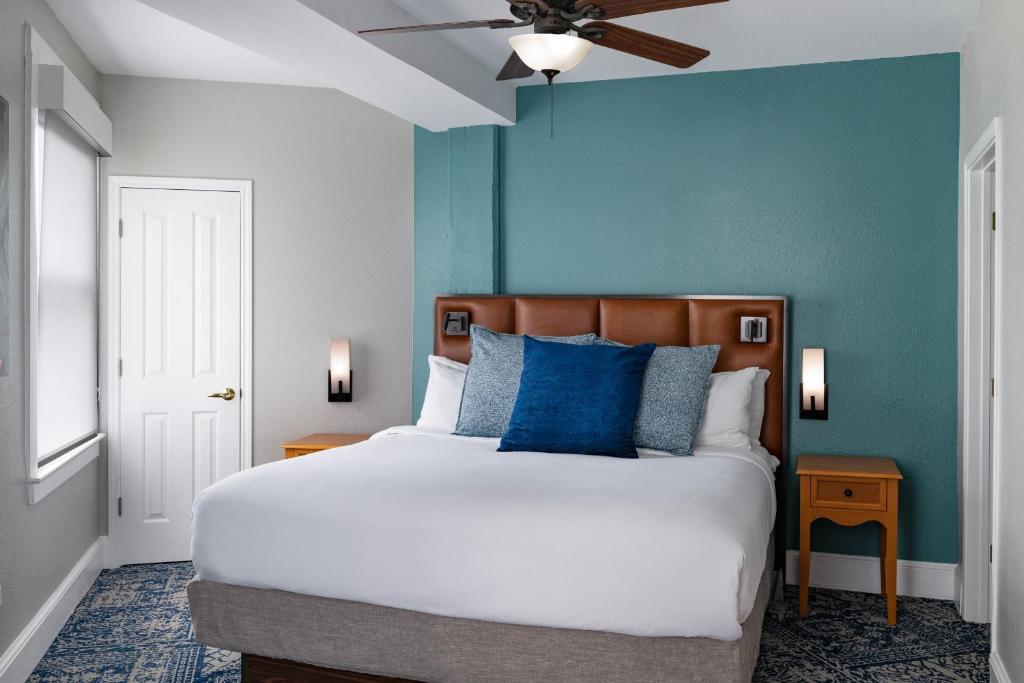 Club Wyndham Riverside Suites